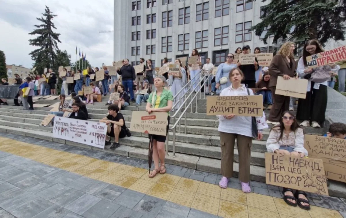 Затримання у Києві: правда про інцидент біля ТРЦ 7 серпня
