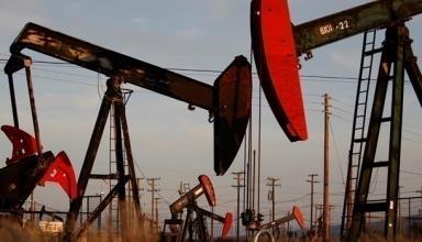 Цена на нефть Brent упала до минимума за год