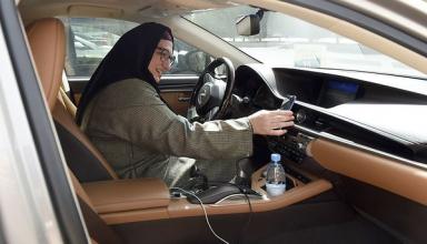 Женщины за рулем сделают Саудовскую Аравию еще богаче – Bloomberg