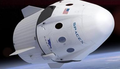 SpaceX перенесла первый полет пилотируемого корабля Crew Dragon
