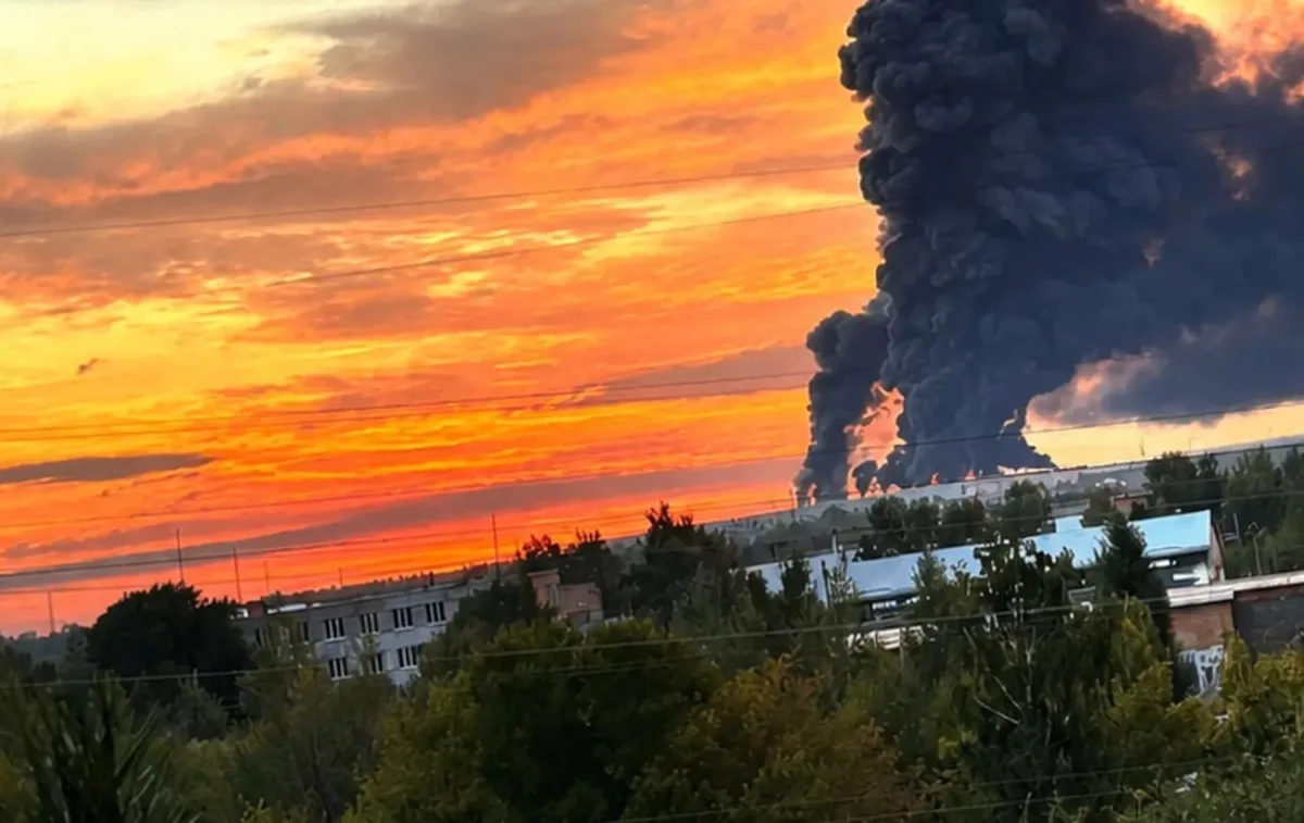 Удари по НПЗ та складу OZON у Самарській області: вплив на російську інфраструктуру