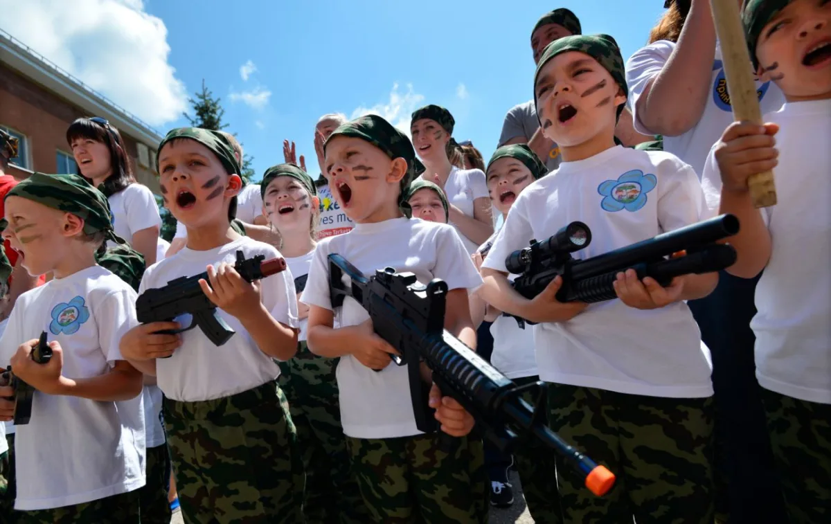 Як росіяни «промивають» мізки дітям у школах окупованих територій