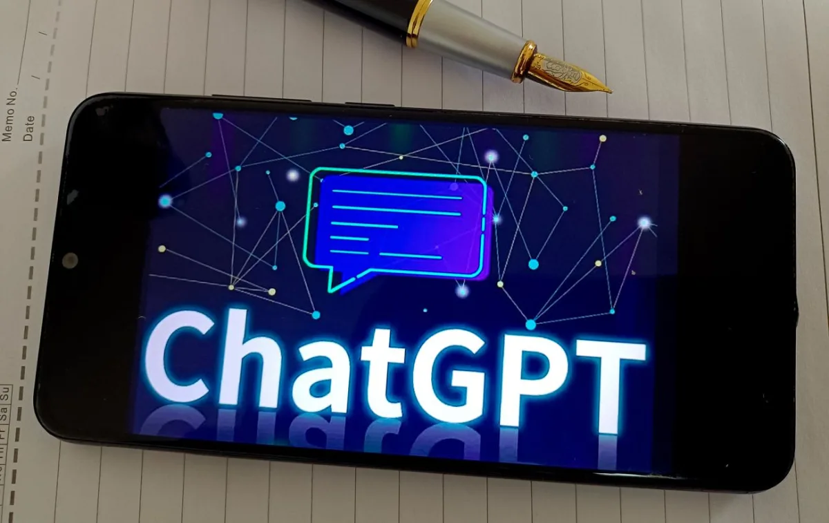 ChatGPT та здоров'я: де закінчується користь та починається ризик