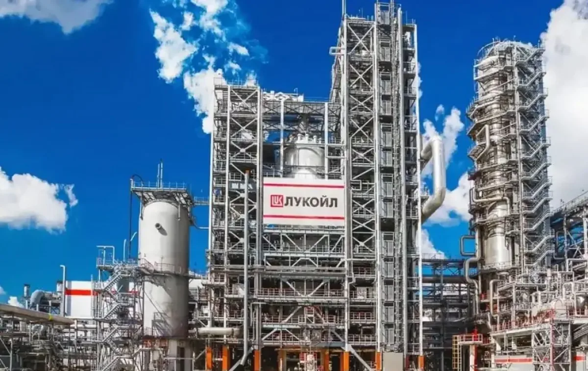 Четвертий НПЗ Росії зупинив роботу після удару дрона: як це впливає на ринок