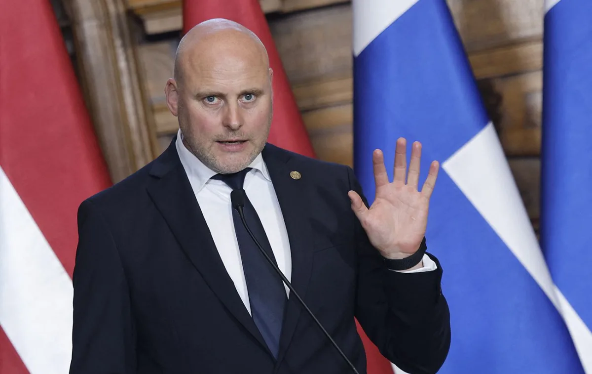 Латвія критикує ЄС за м'яку позицію щодо в'їзду російським військовим