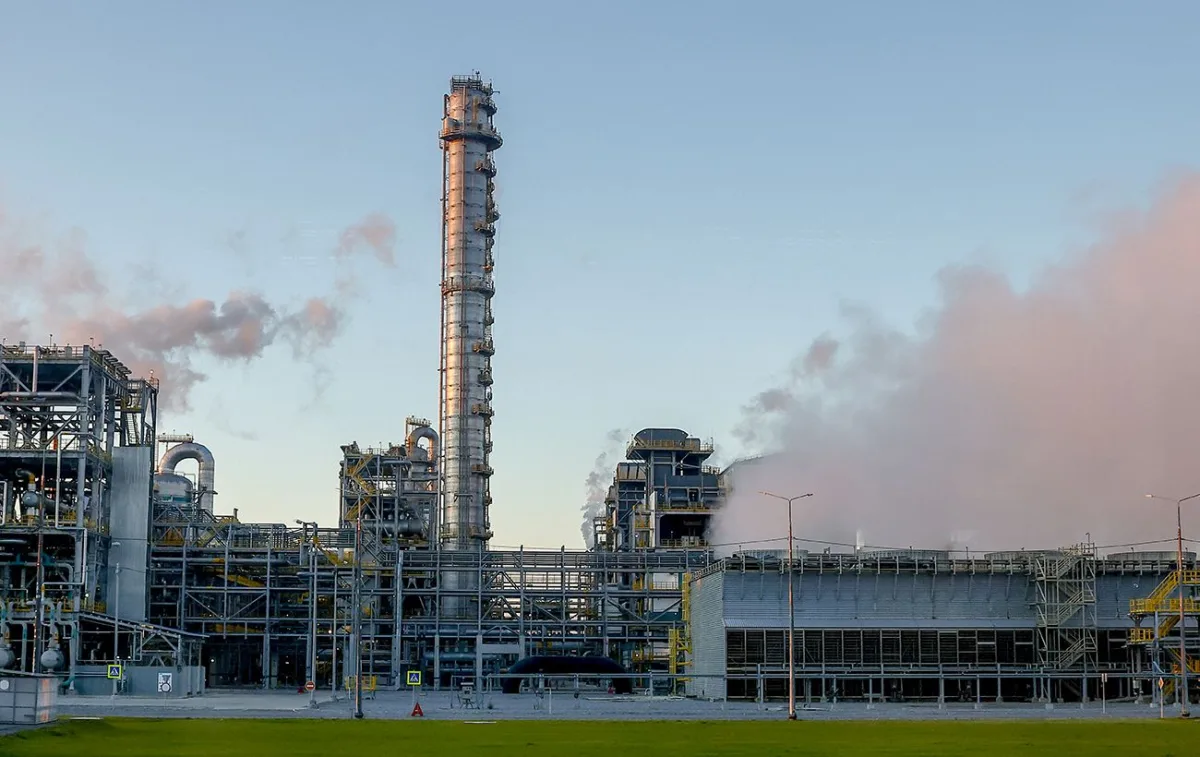 Атака дронів: як зупинилася найбільша газова фабрика Росії